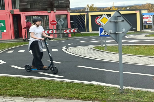 Svět záchranářů - Dopravní výchova pro mládež 2.E